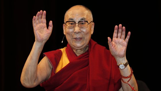 Sua Santità il Dalai Lama: Il tuo sorriso fa del bene a te, ma anche a chiunque ti veda mentre sorridi.