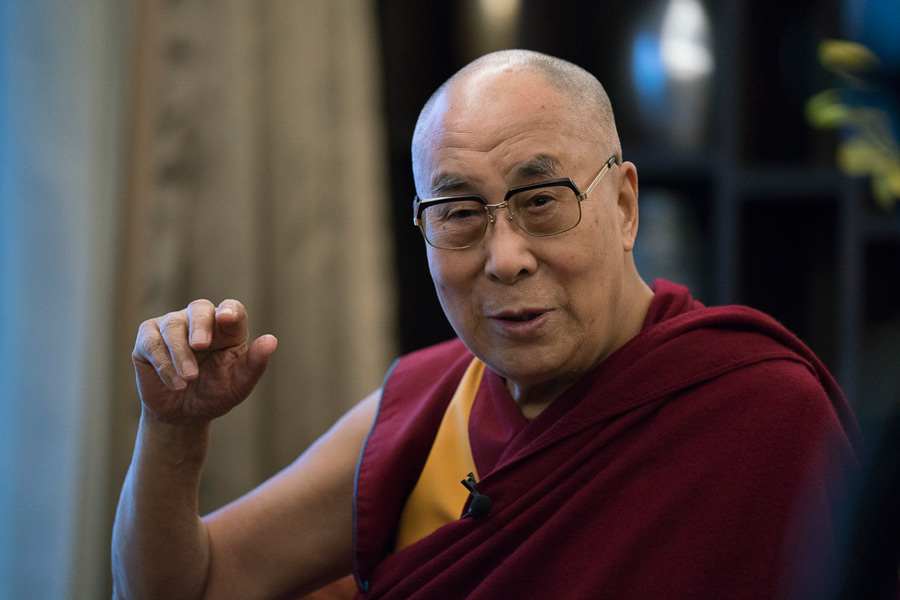 His Holiness the Dalai Lama addressed the Tibetan pilgrims in Delhi, advising them to not feel disheartened: “From the Kalachakra ground, I will keep the Tibetans inside Tibet in my deepest prayers.”