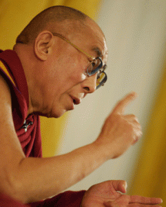 Sua Santità il Dalai Lama ha impartito buona parte dei suoi insegnamenti in inglese