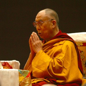 Sua Santità il Dalai Lama in preghiera