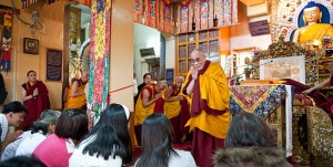 Sua Santità il Dalai Lama: “La compassione e l'altruismo sono il motore della felicità”.