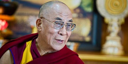 Sua Santità il Dalai Lama: La vera forza opponente dell’ignoranza è la conoscenza. È la saggezza: il che questo vuol dire analizzare, vuol dire valutare. 