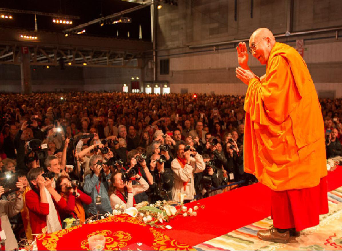 Sua Santità il Dalai Lama: La saggezza che comprende la natura ultima diventa l'antidoto alle oscurazioni distruttive. 