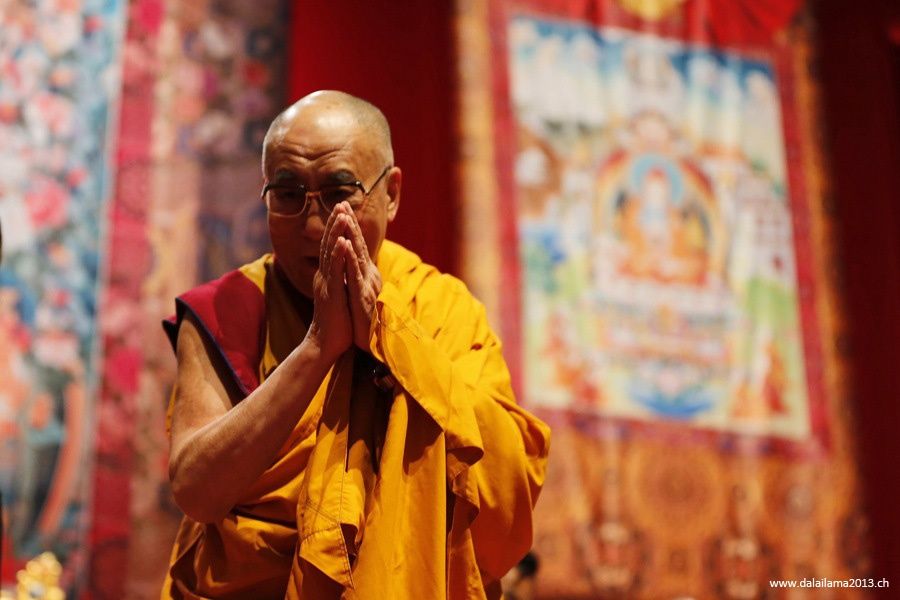 Sua Santità il Dalai Lama: Diventare una persona migliore attraverso la coltivazione di amore e compassione. 