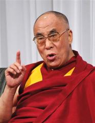Sua Santità il Dalai Lama: Secondo me, una delle vostre funzioni più utili è di combattere la menzogna e la corruzione.