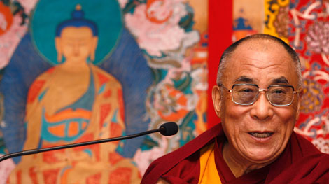 Sua Santità il Dalai Lama: Agire in modo impulsivo significa correre grandi rischi di sbagliare. Poiché siamo capaci di riflettere, è bene che aspettiamo di sentirci calmi e distesi prima di commettere l’irreparabile. 
