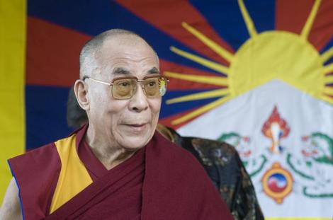 Sua Santità il Dalai Lama: Quando aiutate qualcuno non accontentatevi di risolvere i suoi problemi immediati, dategli anche i mezzi per risolvere i suoi problemi da solo. 