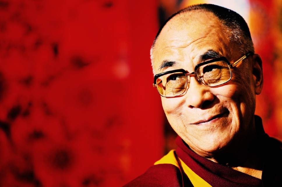Sua Santità il Dalai Lama: Una persona completamente illuminata è a conoscenza del funzionamento delle afflizioni in ogni momento. Le sua menti è estremamente chiara.