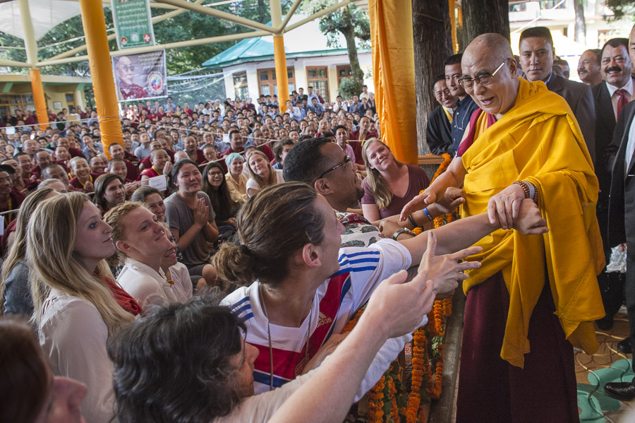 Sua Santità il Dalai Lama: Ognuno dei sette miliardi di esseri che vivono su questo mondo ha la capacità di eliminare le sofferenze presenti nella sua mente.