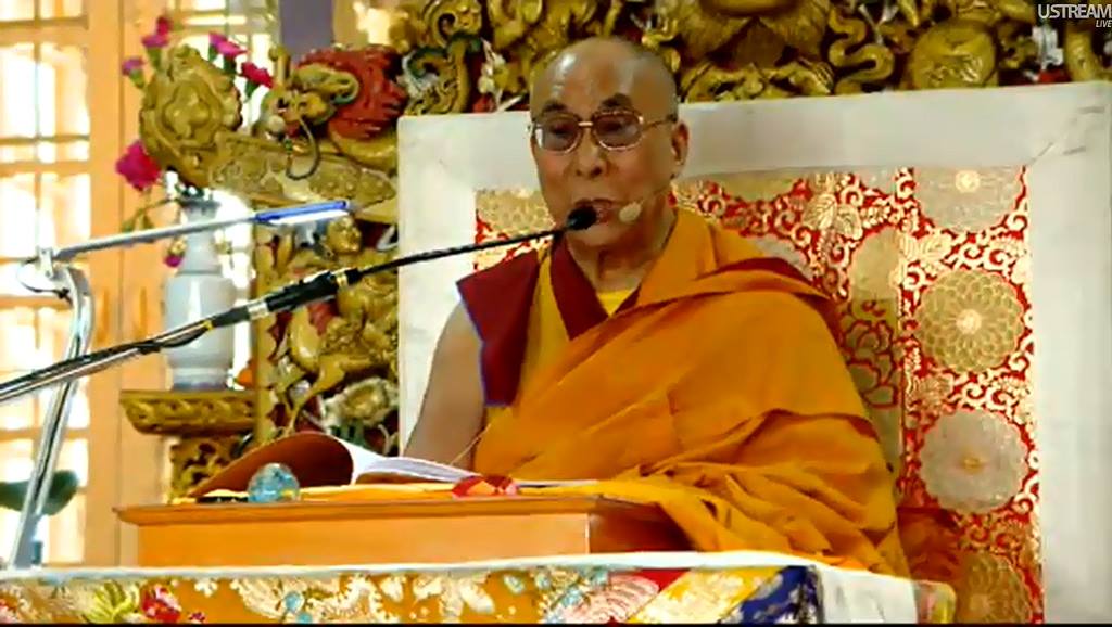 Sua Santità il Dalai Lama: Tutti gli esseri provvisti di mente sono accomunati dal fatto che provano felicità e sofferenza.