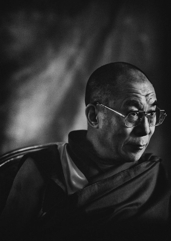 Sua Santità il Dalai Lama: Alcuni studiosi moderni descrivono il buddhismo più come una scienza della mente che una religione, e mi pare che esistano validi motivi per fare una simile affermazione.